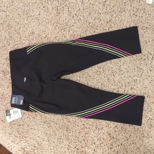 DSG black performance capris